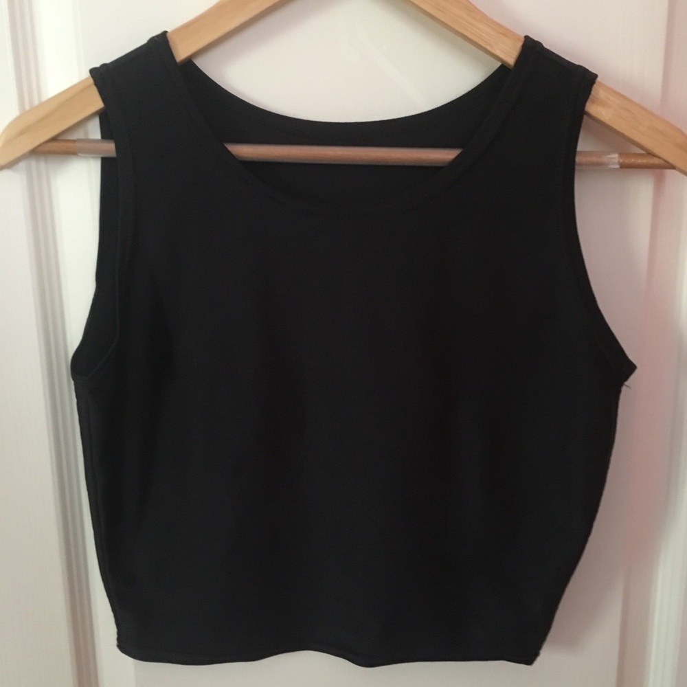 Cropped Black Tank